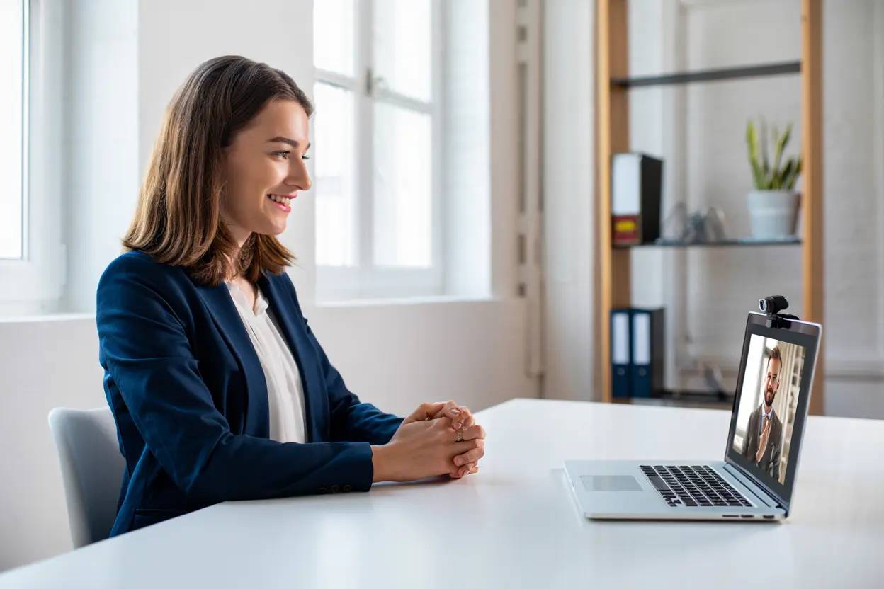 Entretien vidéo de recrutement sur écran